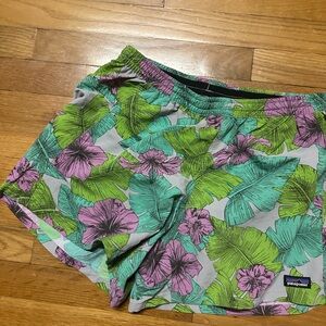 Patagonia Women's Tropical Floral Shorts - Green and Purple baggies 5”